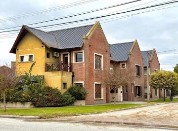 Casa · 147m² · 4 Ambientes · 1 Cochera · Chalet Tipo Dúplex 4 Amb | Balcarce | Apto Credito