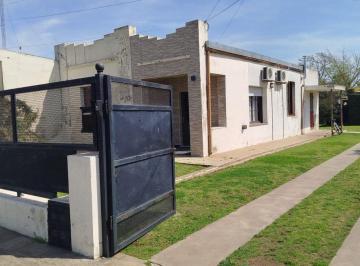 Casa · 186m² · 4 Ambientes · 1 Cochera · Casa de 3 Dorm. en Santa Isabel
