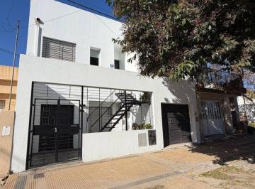 Casa · 97m² · 3 Ambientes · 1 Cochera · Venta Casa 2 Dorm. Patio y Cochera