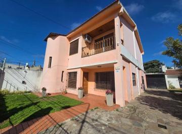 Casa · 205m² · 4 Ambientes · 1 Cochera · Venta Casa 4 Ambientes - Don Torcuato