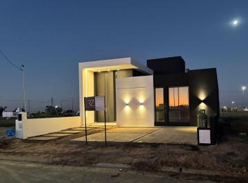 Casa · 120m² · 2 Ambientes · Casa Tres Dorm. Cuesta de Manantiales