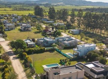 Casa · 330m² · 6 Ambientes · 2 Cocheras · Casa en Venta en Country La Herencia Apta Crédito