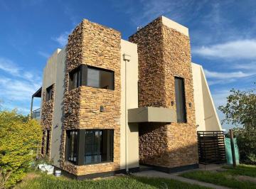 Casa · 140m² · 5 Ambientes · Venta Casa Country Lomalinda 3 Dorm. C/pilet