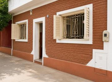 Casa · 260m² · 4 Ambientes · Venta Casa en Plazoleta Mitre 3 Dorm.