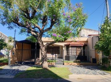 Casa · 115m² · 5 Ambientes · 1 Cochera · Casa en Venta en Gral Pacheco C/pileta y Parrilla