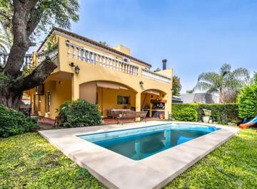 Casa · 240m² · 7 Ambientes · 3 Cocheras · Casa en Venta en Jardines de Escobar C/pileta