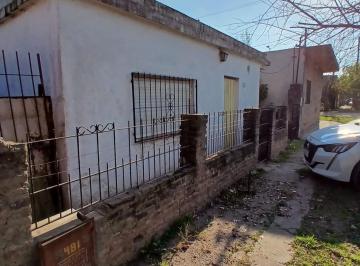 Casa · 75m² · 4 Ambientes · Venta de Casa Multifamiliar.