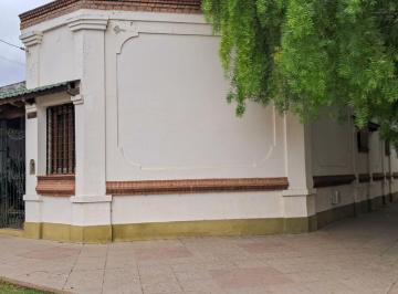 Casa · 83m² · 5 Ambientes · 1 Cochera · Casa 2 Dorm. - Calle Garay - La Banda