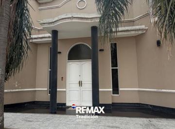 Casa · 723m² · 13 Ambientes · 2 Cocheras · Casa en Venta