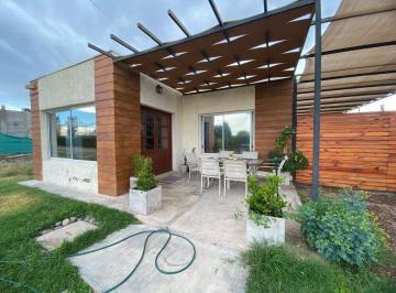Casa · 100m² · 6 Ambientes · 4 Cocheras · Se Vende Casa Amplia y Luminosa. Gran Oportunidad