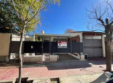 Casa · 185m² · 5 Ambientes · Remax Vende Casa en Barrio Santa Ana Guaymallen