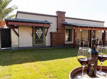 Casa · 150m² · 8 Ambientes · 2 Cocheras · Complejo de 2 Casas Tipo Duplex, Chacras de Coria