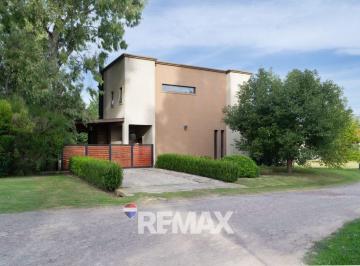 Casa · 124m² · 4 Ambientes · 2 Cocheras · Casa en Venta 4 Ambientes San Vicente Daromy
