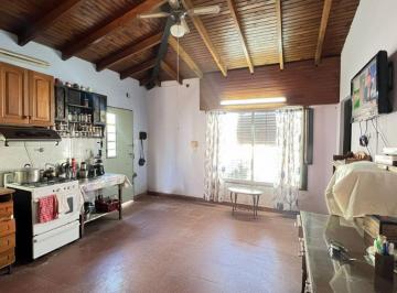 Casa · 69m² · 3 Ambientes · 1 Cochera · Casa en Venta con Parque Villa Elvira
