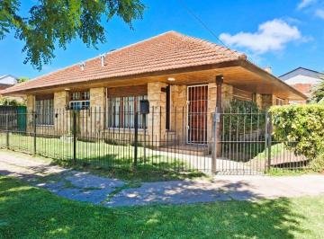 Casa · 98m² · 3 Ambientes · 1 Cochera · Venta Casa 3 Ambientes con Garage B. San Martin