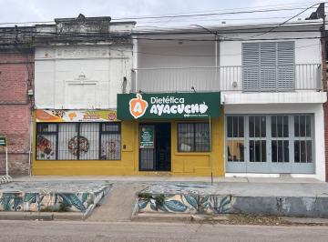 Casa · 270m² · 8 Ambientes · Casa con Local Comercial Av Churruarín, Paraná