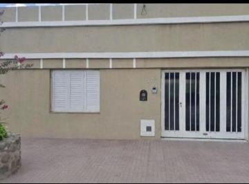 Casa · 104m² · 3 Ambientes · 1 Cochera · Venta Casa + Dpto Barrio Consolata