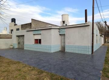 Casa · 164m² · 4 Ambientes · 1 Cochera · Casa Barrio 9 de Septiembre, 3 Dorm..