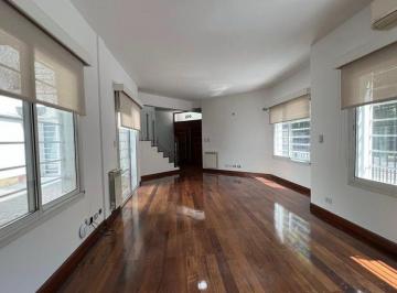 Casa · 286m² · 5 Ambientes · 3 Cocheras · Casa en Venta - Banfield - 5 Ambientes - Amplia Cochera