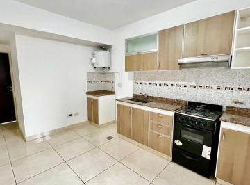 Departamento · 27m² · 2 Ambientes · Alquiler - 2 Amb - Valentin Alsina - Excelente Ubicación