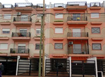 PH · 42m² · 2 Ambientes · 1 Cochera · Alquilo Departamento 2 Amb. Villa Luzuriaga
