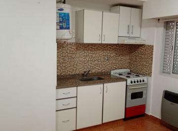 PH · 42m² · 2 Ambientes · 1 Cochera · Alquilo Departamento 2 Amb. Villa Luzuriaga