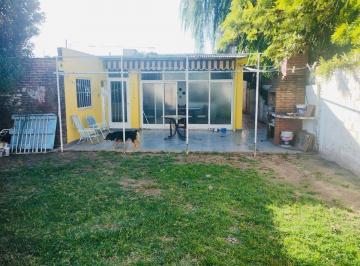 Casa · 162m² · 4 Ambientes · 1 Cochera · Venta o Permuta Casa 4 Ambientes Moron
