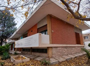 Casa · 198m² · 7 Ambientes · 1 Cochera · Se Vende Iconica Propiedad en General Alvear