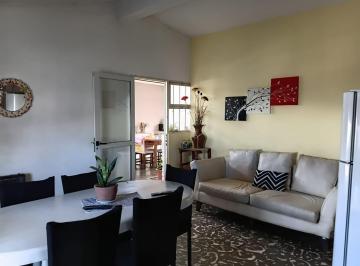 Casa · 160m² · 4 Ambientes · 1 Cochera · Venta Casa Barrio Los Toneles 3 Dorm.