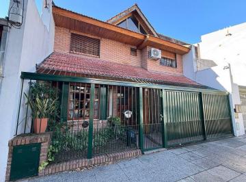 Casa · 183m² · 4 Ambientes · 2 Cocheras · Venta Casa 4 Amb Coghlan Cochera Patio y Quincho