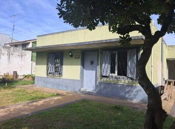 Casa · 170m² · 3 Ambientes · 1 Cochera · Venta Casa 3 Ambientes Loma Hermosa Galpon