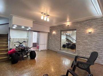 PH · 105m² · 5 Ambientes · 1 Cochera · Venta PH 5 Ambientes con Parrilla, Patio y Terraza–mataderos