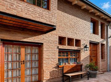Departamento de 5 ambientes, Córdoba · Alquiler Temporario en Alto Alberdi | 2 Dorm. | Patio con Asador
