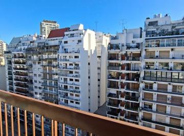 Departamento de 3 ambientes, Recoleta · Piso de 3 Amb con Dependencia - Balcon - Al Frente Corrido - Muy Luminoso