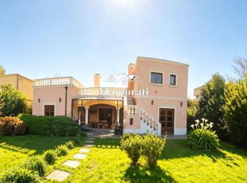 Casa · 184m² · 5 Ambientes · 2 Cocheras · Casa a La Venta en Buen Retiro en un Planta! Excelente Construccion