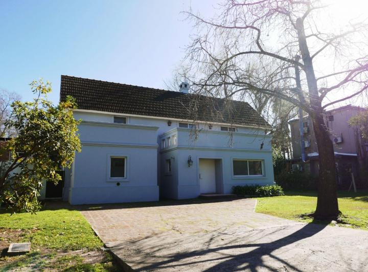 Casa · 200m² · 5 Ambientes