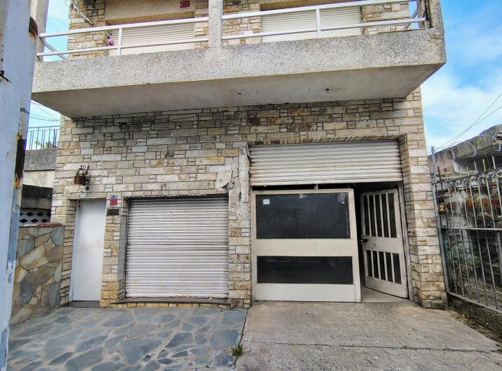 Bodega-Galpón · 220m² · 3 Ambientes