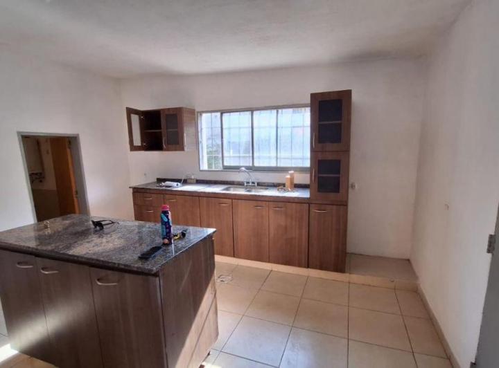 Casa · 1m² · 3 Ambientes
