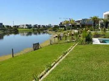 Terreno · 714m² · Lote en Venta Casuarinas Nordelta Al Agua Financia