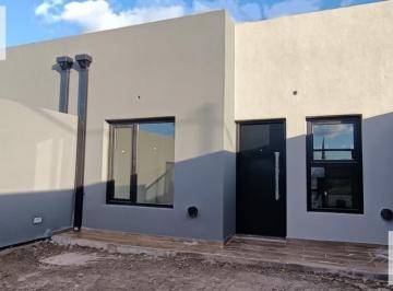 PH · 180m² · 3 Ambientes · 1 Cochera · PH en Venta de 2 Dorm. en "Los Cedros Iii"