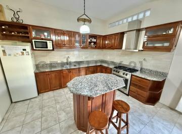 Casa · 132m² · 3 Ambientes · 1 Cochera · Venta Casa Parque Leloir Ituzaingó 3 Ambientes Excelente Ubicación
