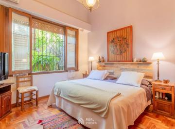 Casa · 240m² · 5 Ambientes · 1 Cochera · Casa 7 Ambientes con Jardín y Garage en Venta en Flores