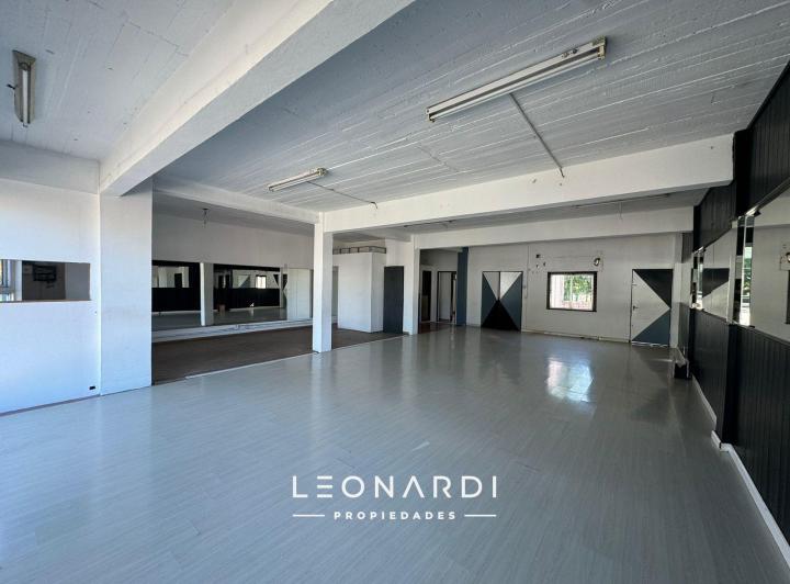 Local comercial · 131m² · 2 Ambientes
