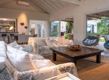 Casa · 271m² · 4 Dormitorios · 2 Cocheras · G3 Las Marias - Tm51968