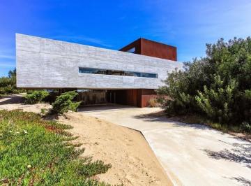 Casa · 300m² · 4 Dormitorios · 1 Cochera · Sabbie - Tm51842