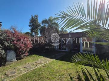 Casa · 110m² · 3 Ambientes · 2 Cocheras · Venta Casa 3 Ambientes y Dependencia en Castelar Norte