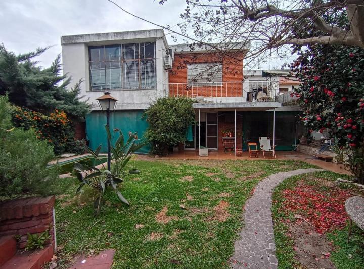 Casa · 420m² · 6 Ambientes