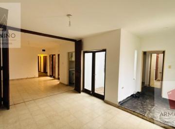Casa · 380m² · 7 Ambientes · 1 Cochera · Venta en Casa Naciones Unidas 3 Dorm. Súper Luminosa