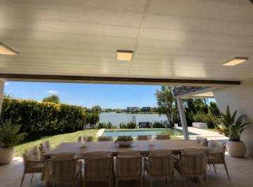 Casa · 240m² · 6 Ambientes · 4 Cocheras · Casa en Venta y Alquiler Anual Al Lago de 6 Ambientes en El Canton Islas
