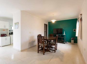 Casa · 90m² · 4 Ambientes · 1 Cochera · Casa en Venta La Plata